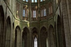 Benjamin-Innenraum-einer-Kirche