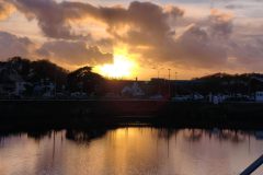 Julius-breton.-Abendhimmel-gespiegelt-im-Wasser